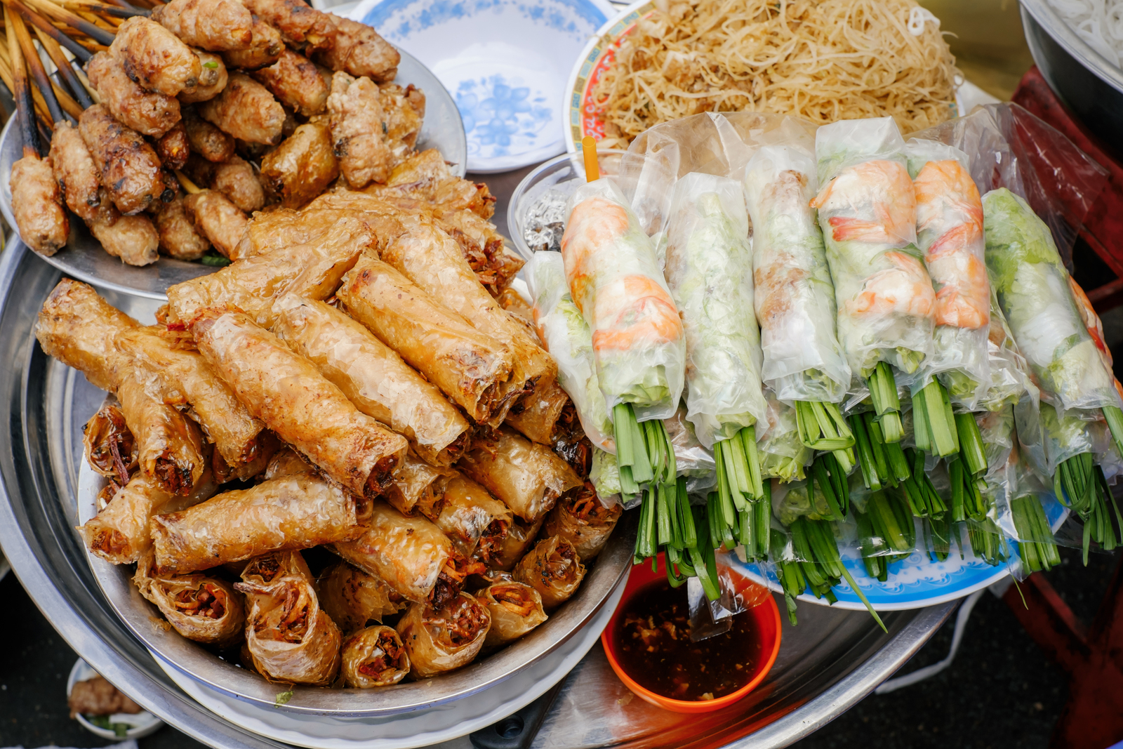 Spring Rolls_shutterstock_417730282 (1)